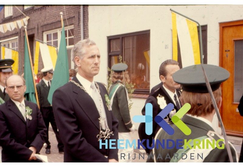 Processie Lobith 1974 excelsior met oa Koning H.Huisman Groenen en broertje Ruks